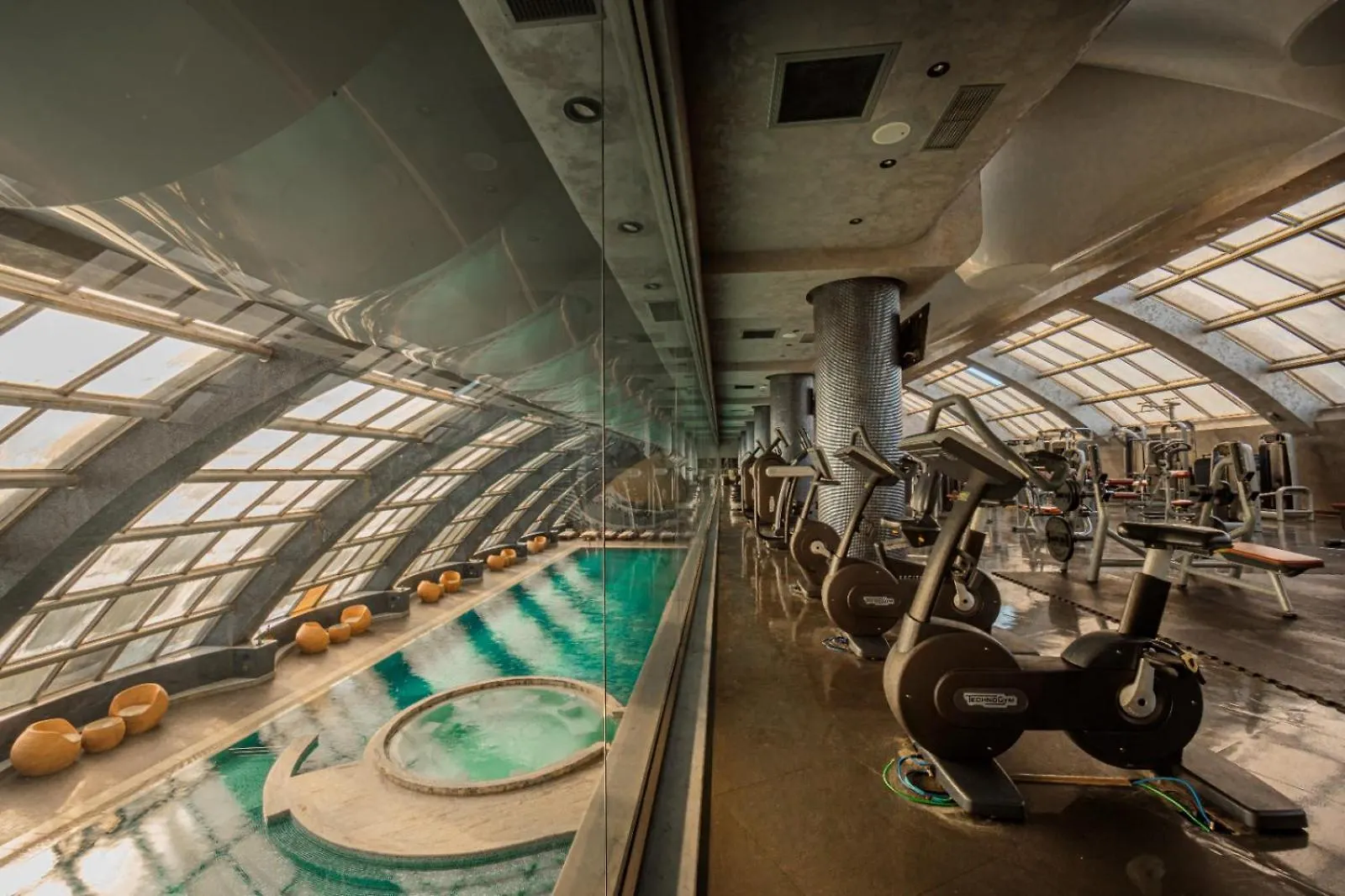 Green City Resort Hotel Baku 4*,
