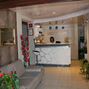 Perfect Hotel Warna